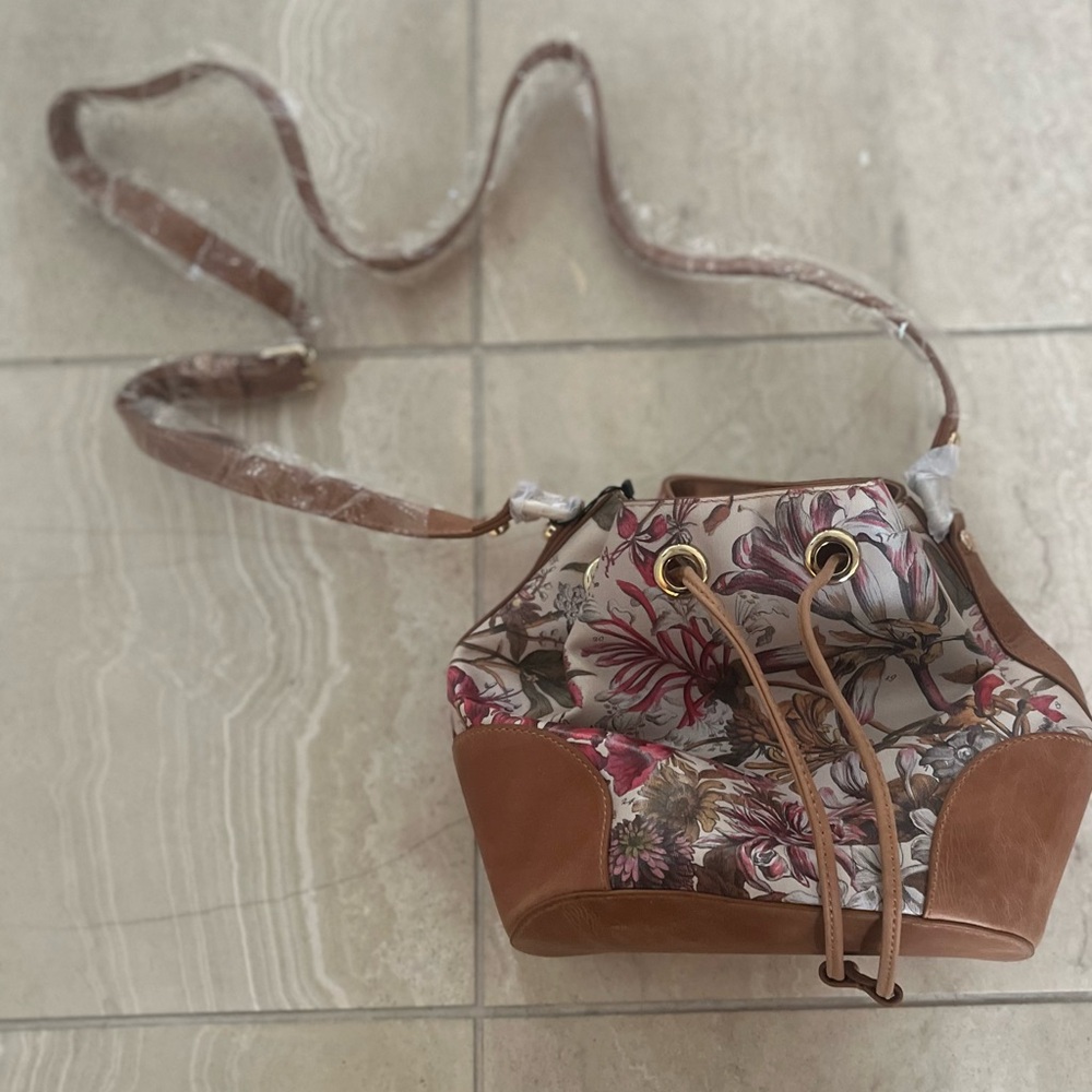 ICON Los Angeles Monthly Bouquet Handbag